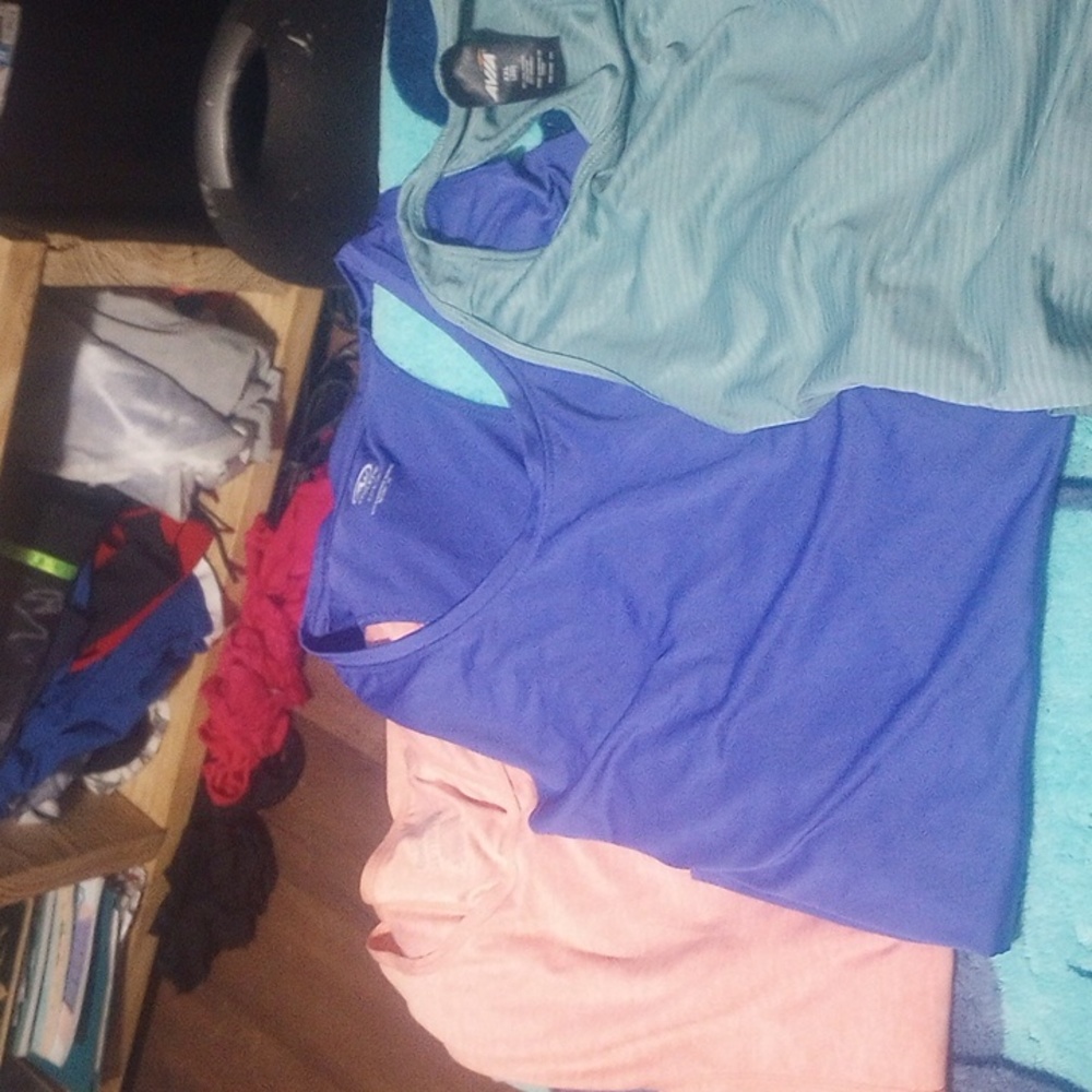 Women's workout tops
